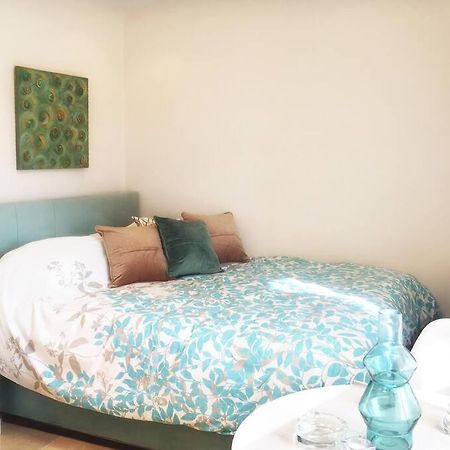Emerald Mini Suite:Your Deluxe Studio In Kalamaria Thessaloníki Ngoại thất bức ảnh