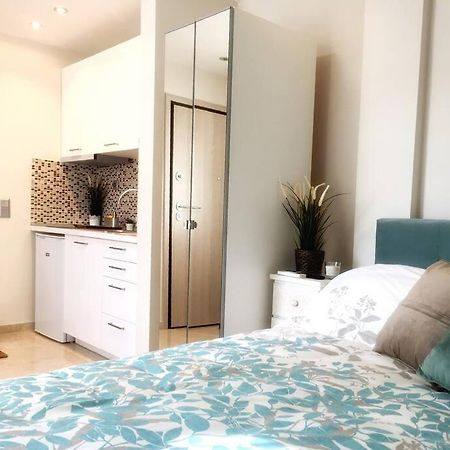 Emerald Mini Suite:Your Deluxe Studio In Kalamaria Thessaloníki Ngoại thất bức ảnh
