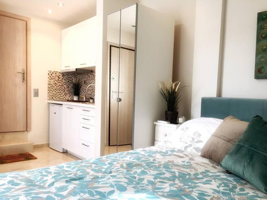 Emerald Mini Suite:Your Deluxe Studio In Kalamaria Thessaloníki Ngoại thất bức ảnh
